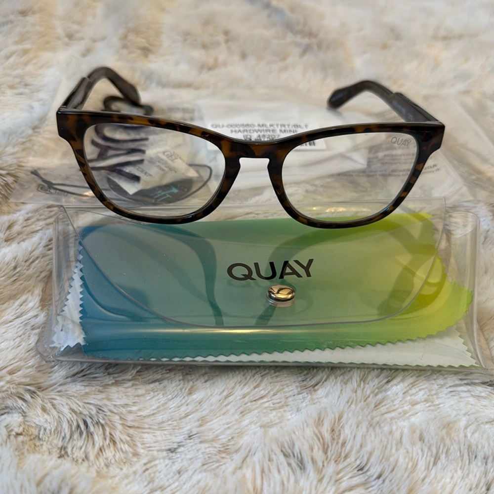 BEAUTIFUL Quay Australia Tortoise Shell Glasses